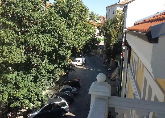 Guest Filipopol 招待所 *