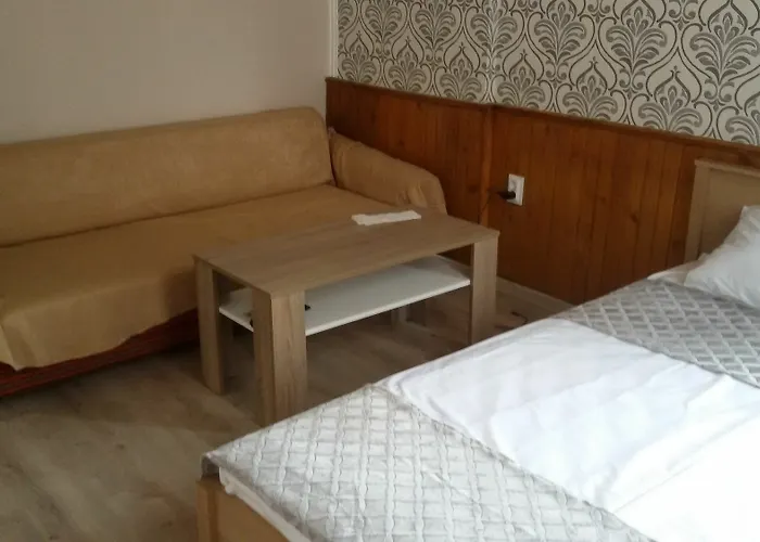 Guest Filipopol Pensión *